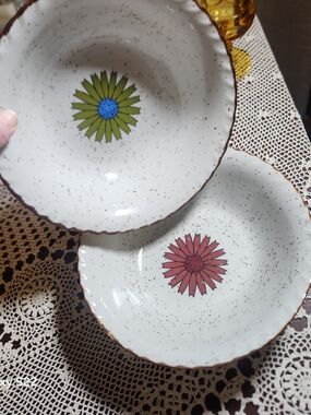 Vintage Japanese Stoneware Bowls Floral Design Speckled Glaze 1970's Set Of 2